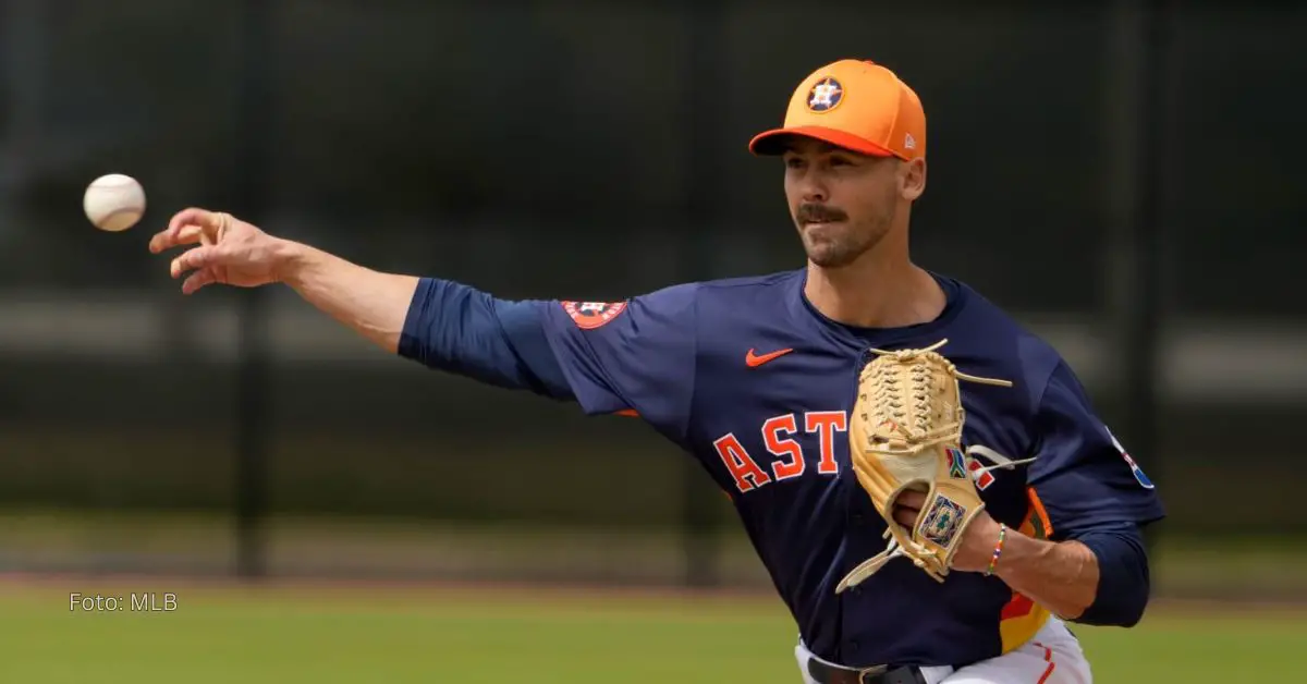 Tayler Scott realizando movimientos de lanzar con el uniforme de Houston Astros en MLB 2024