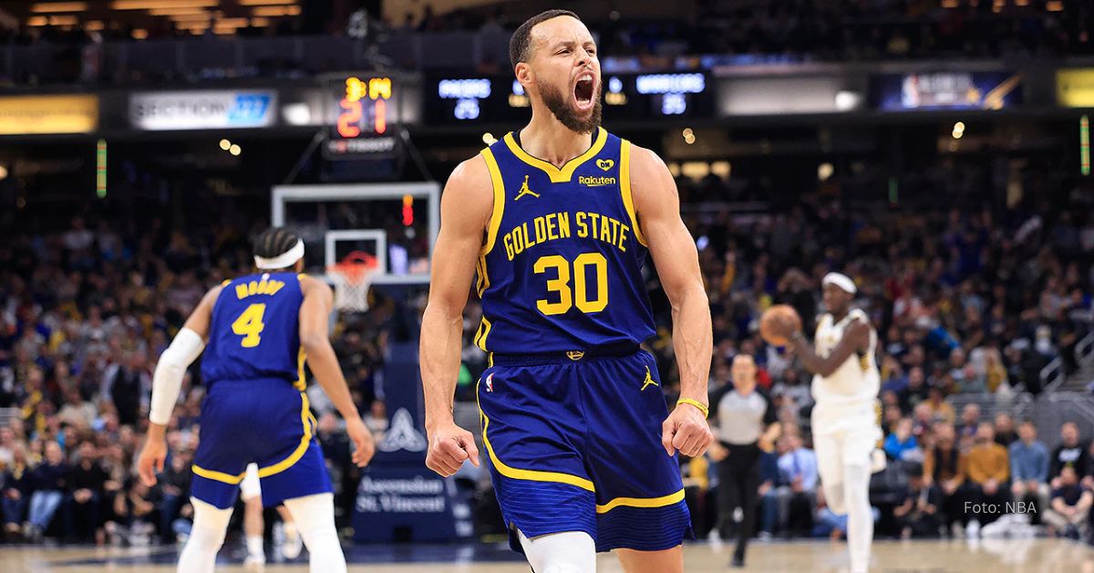 Stephen Curry con el uniforme de Golden State Warriors